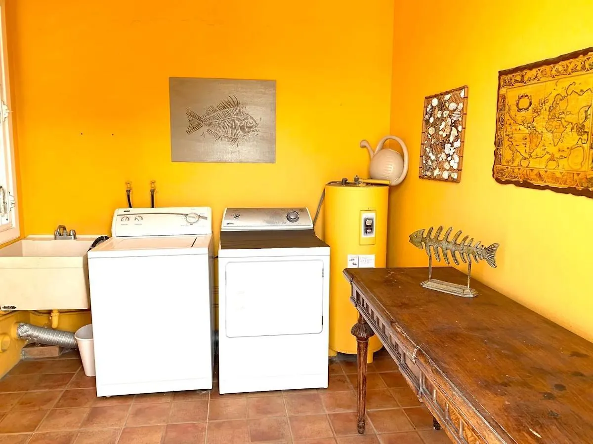 Footprints Beach House At Yardley Place San Juan Nyaraló