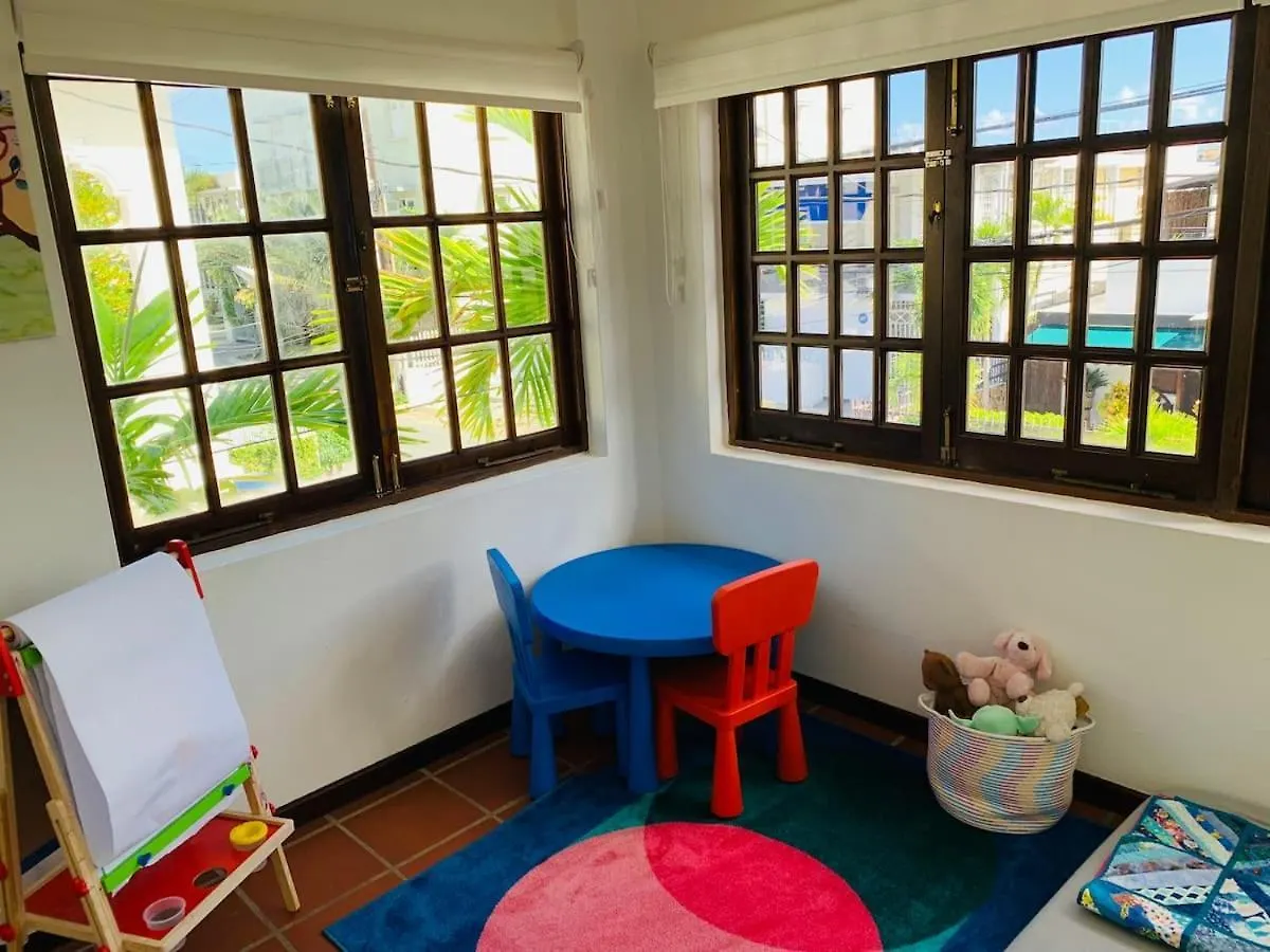 Footprints Beach House At Yardley Place San Juan Nyaraló