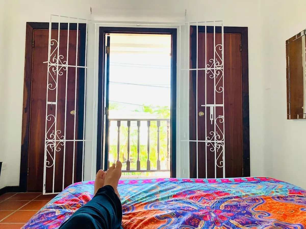 Footprints Beach House At Yardley Place San Juan Casa vacanze